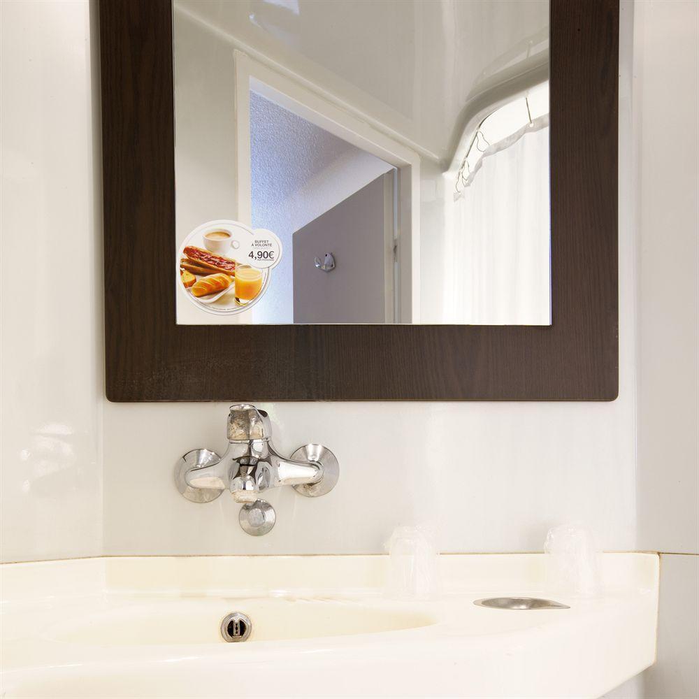 Premiere Classe Valenciennes Ouest Petite Foret Экстерьер фото