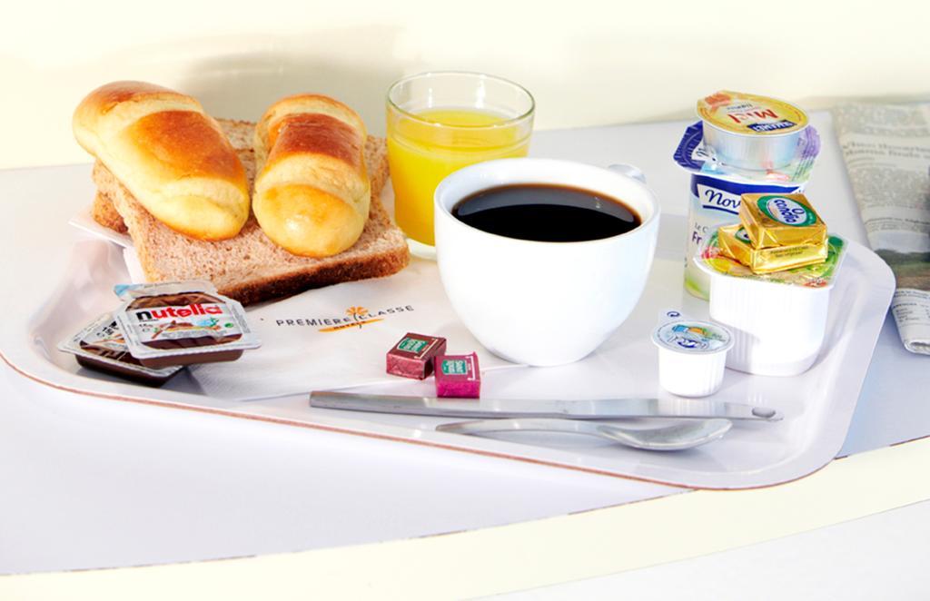 Premiere Classe Valenciennes Ouest Petite Foret Экстерьер фото