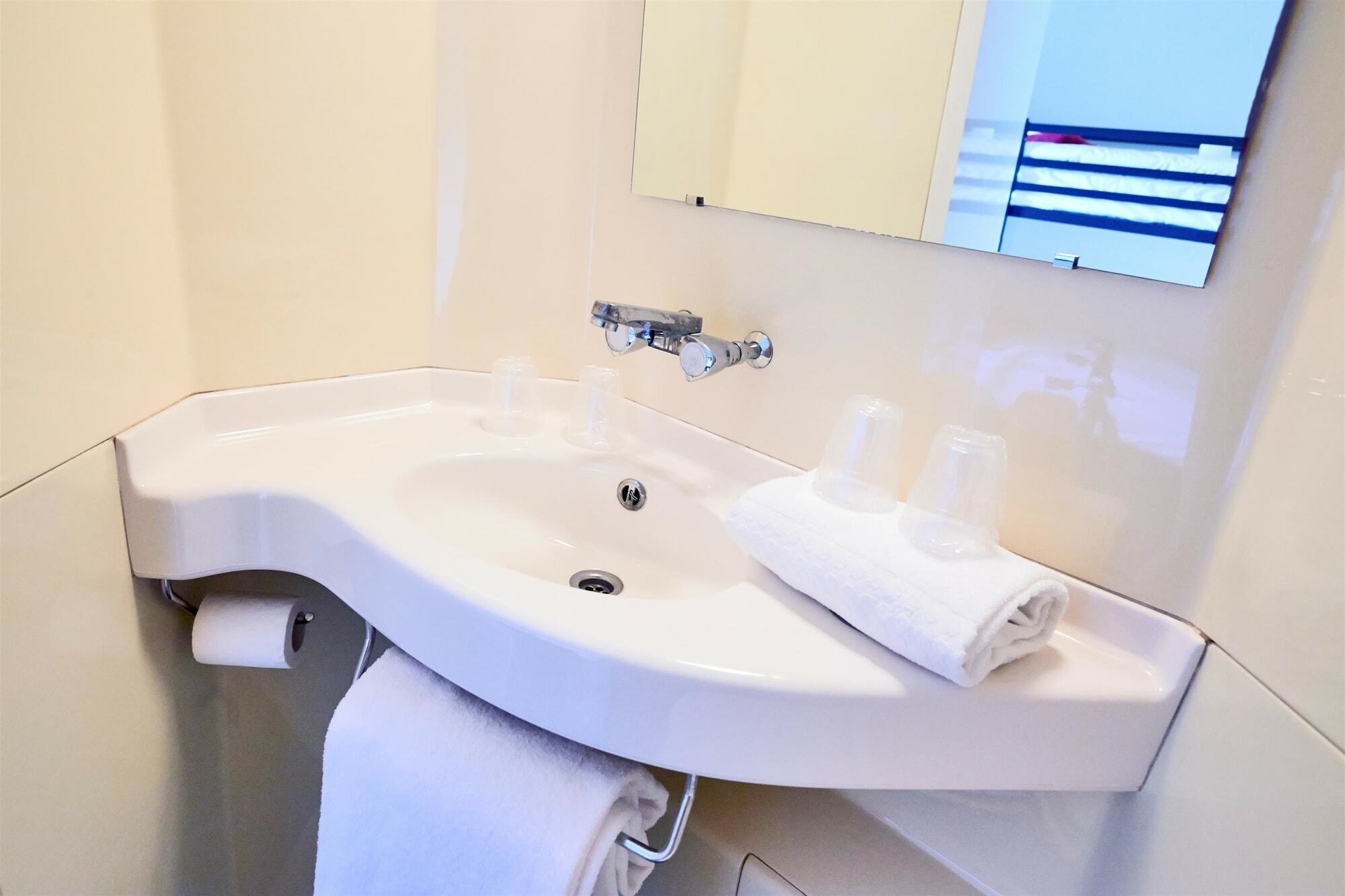 Premiere Classe Valenciennes Ouest Petite Foret Экстерьер фото