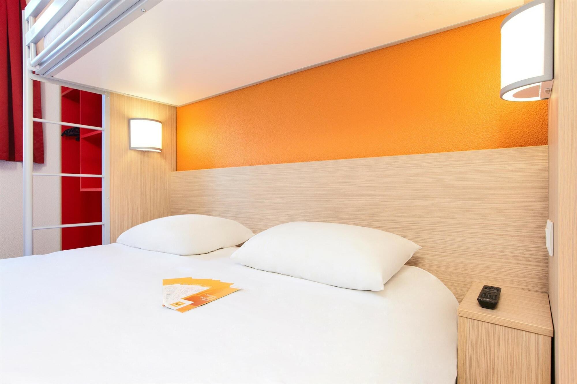 Premiere Classe Valenciennes Ouest Petite Foret Экстерьер фото